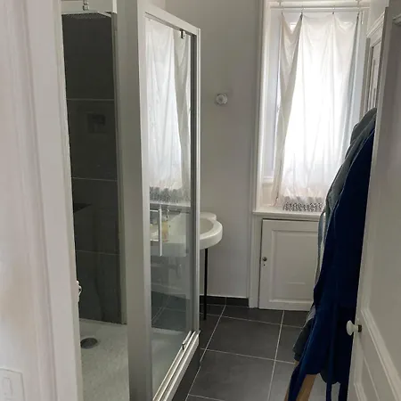 Maison Centre Dans Impasse Privée *